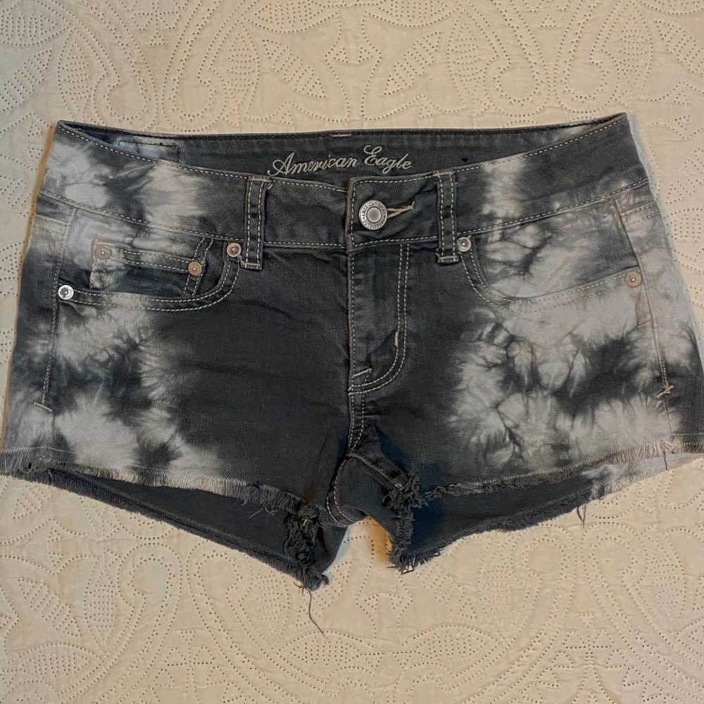 American Eagle Black/White Tie Dye Stretch Cut Off Shorts Low Rise Sz 2 EUC - Picture 6 of 6